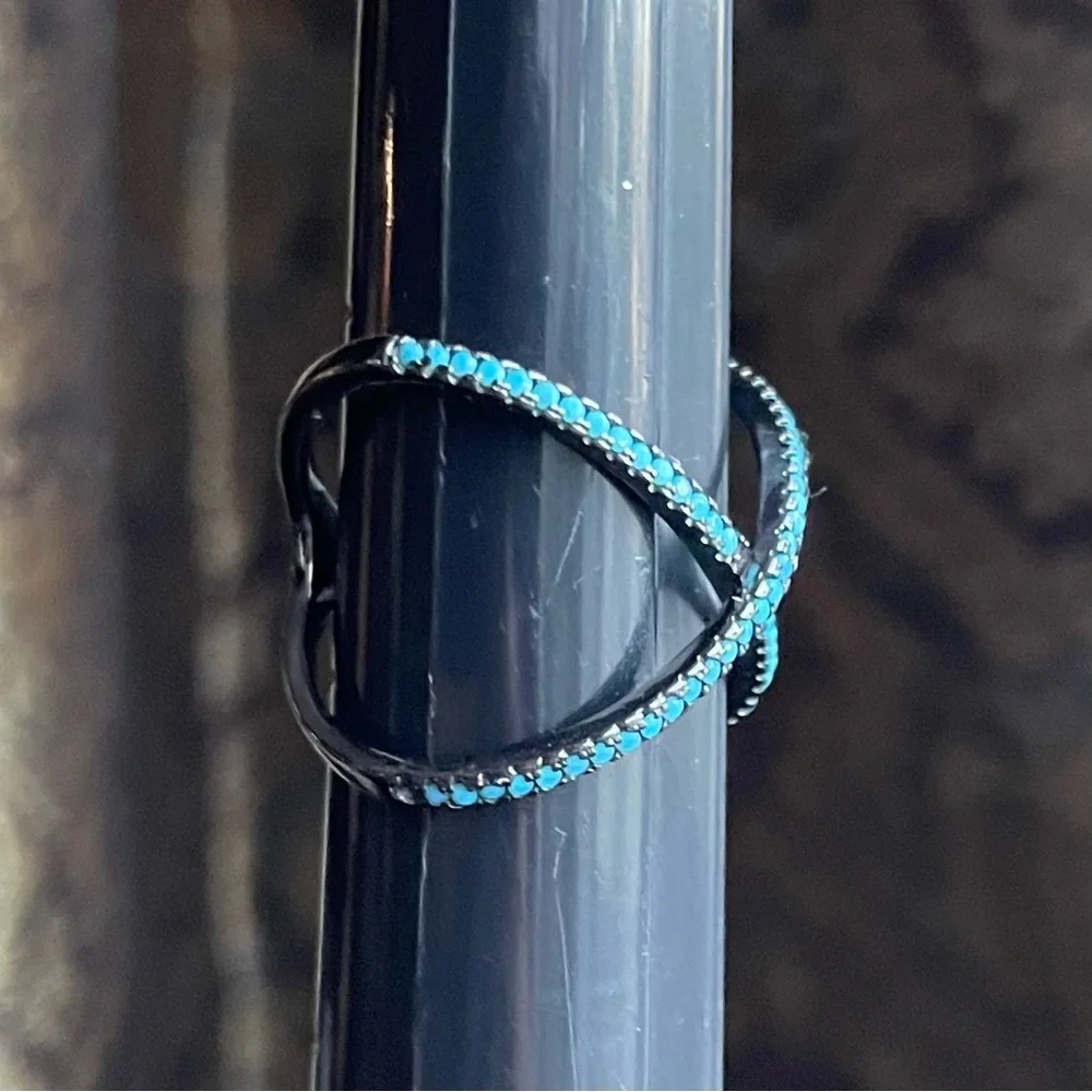 Crossed Sterling Silver Ring with Faceted Blue Crystals gunmetal 925